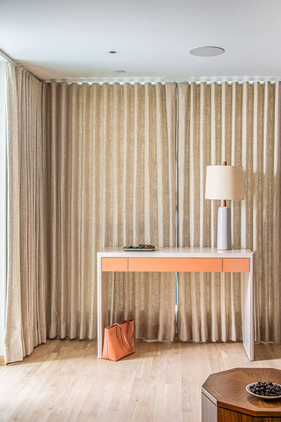 Guest BR-Twds Entry Console 2